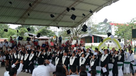 Graduation der Schulabgänger in Misahualli